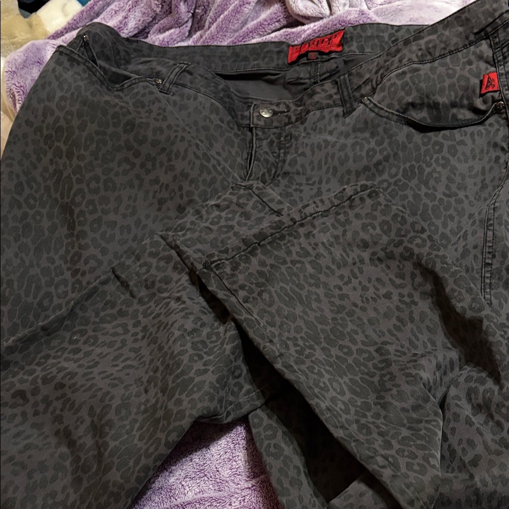 Tripp NYC Cheetah Print Trad Goth Skinny Jeans